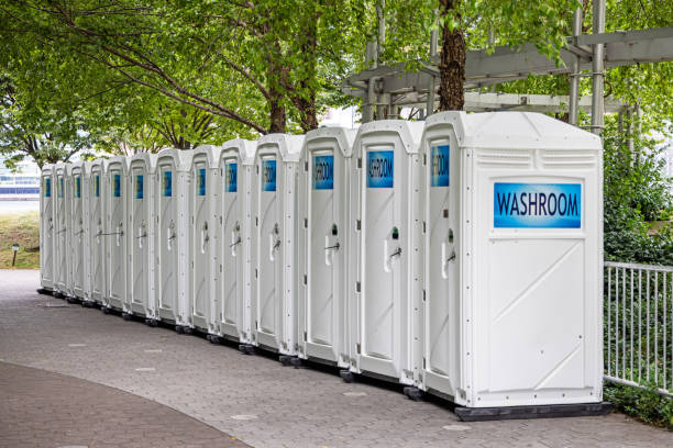 Best Portable bathroom rental  in Manchester, IA