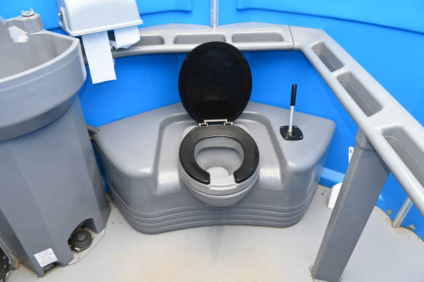 Best Affordable portable toilet rental  in Manchester, IA